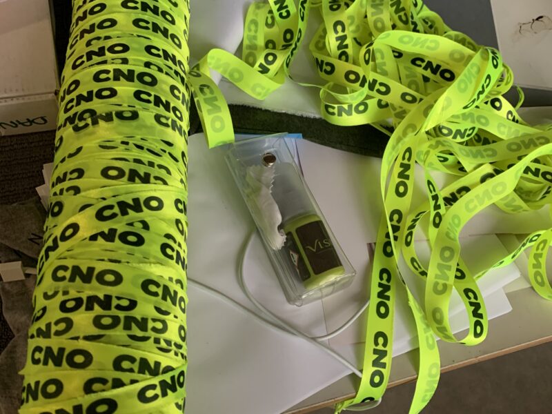 Bracelet fluo personnalisé CNO — Marquage événementiel — Sérigraphie, Objets — GalerieGRAPH Cambrai