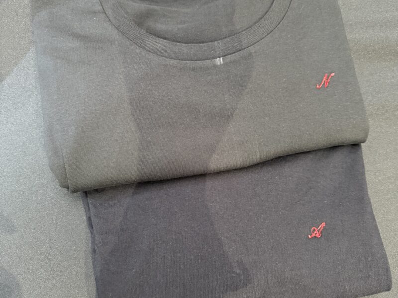 T-shirt Saint-Valentin brodé — Cadeau textile personnalisé unique — Broderie, Événement — GalerieGRAPH Cambrai