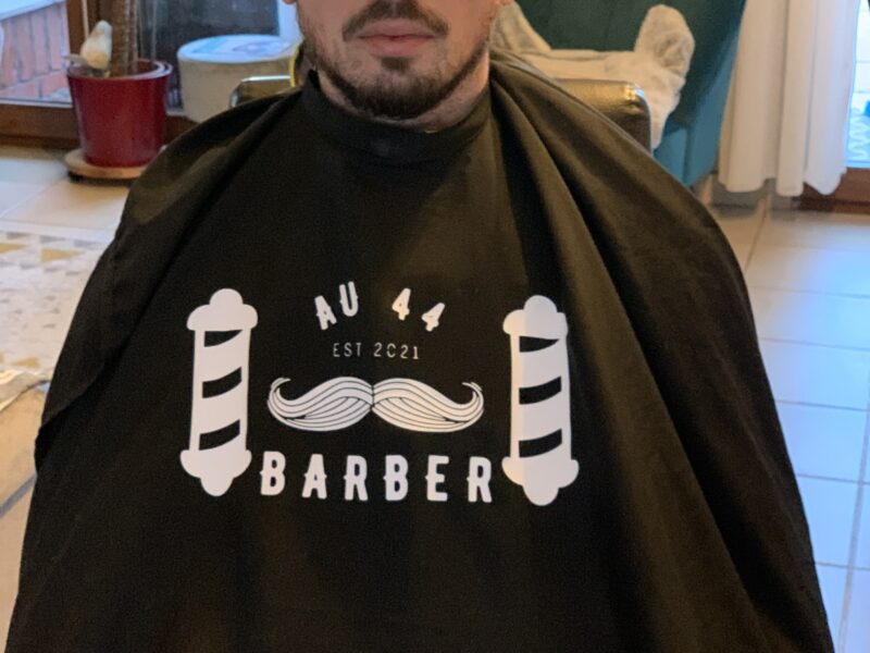 Cape coiffeur personnalisée — Broderie ou marquage textile salon — DTF, Objets — GalerieGRAPH Cambrai