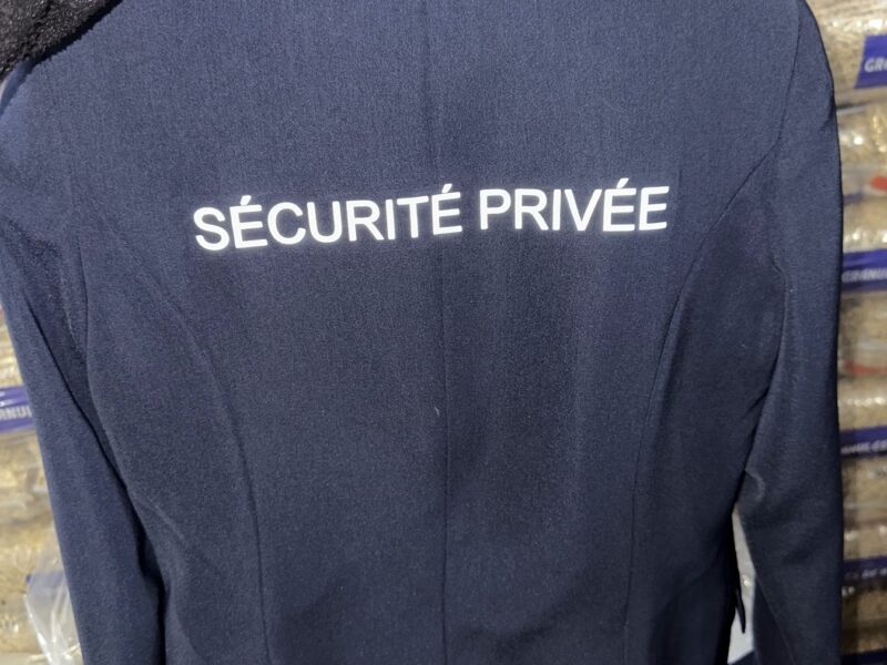 Sécurité privée sur blazer — DTF, Événement — GalerieGRAPH Cambrai