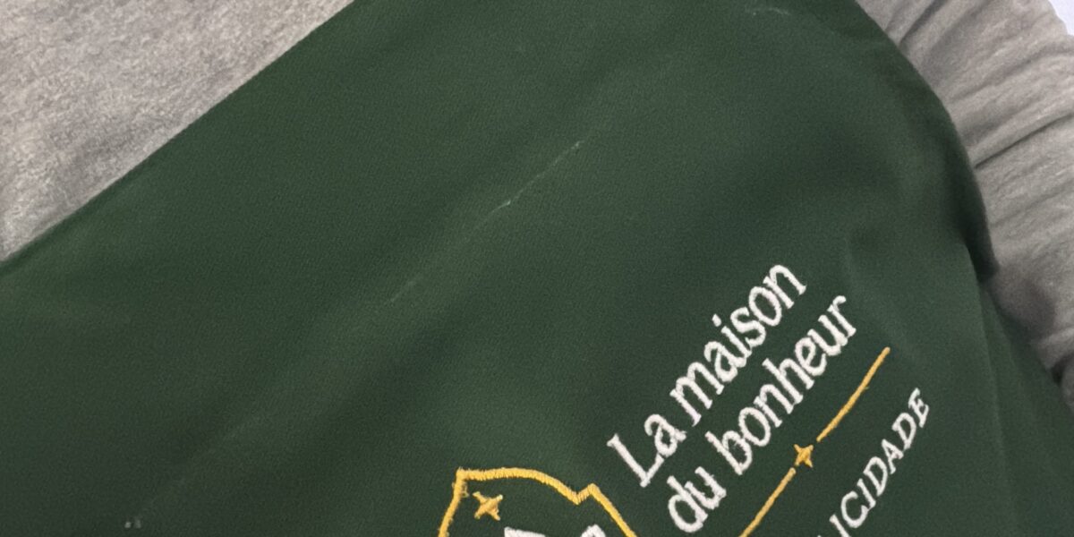Tablier de travail brodé