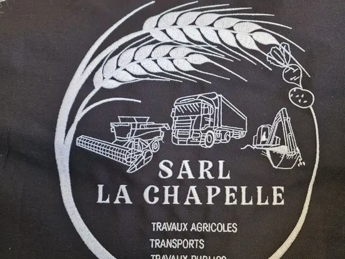 Logo brodé au dos — SARL La Chapelle — GalerieGRAPH Cambrai