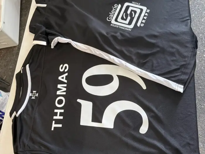 Tenue futsal personnalisée nom et numéro — GalerieGRAPH Cambrai